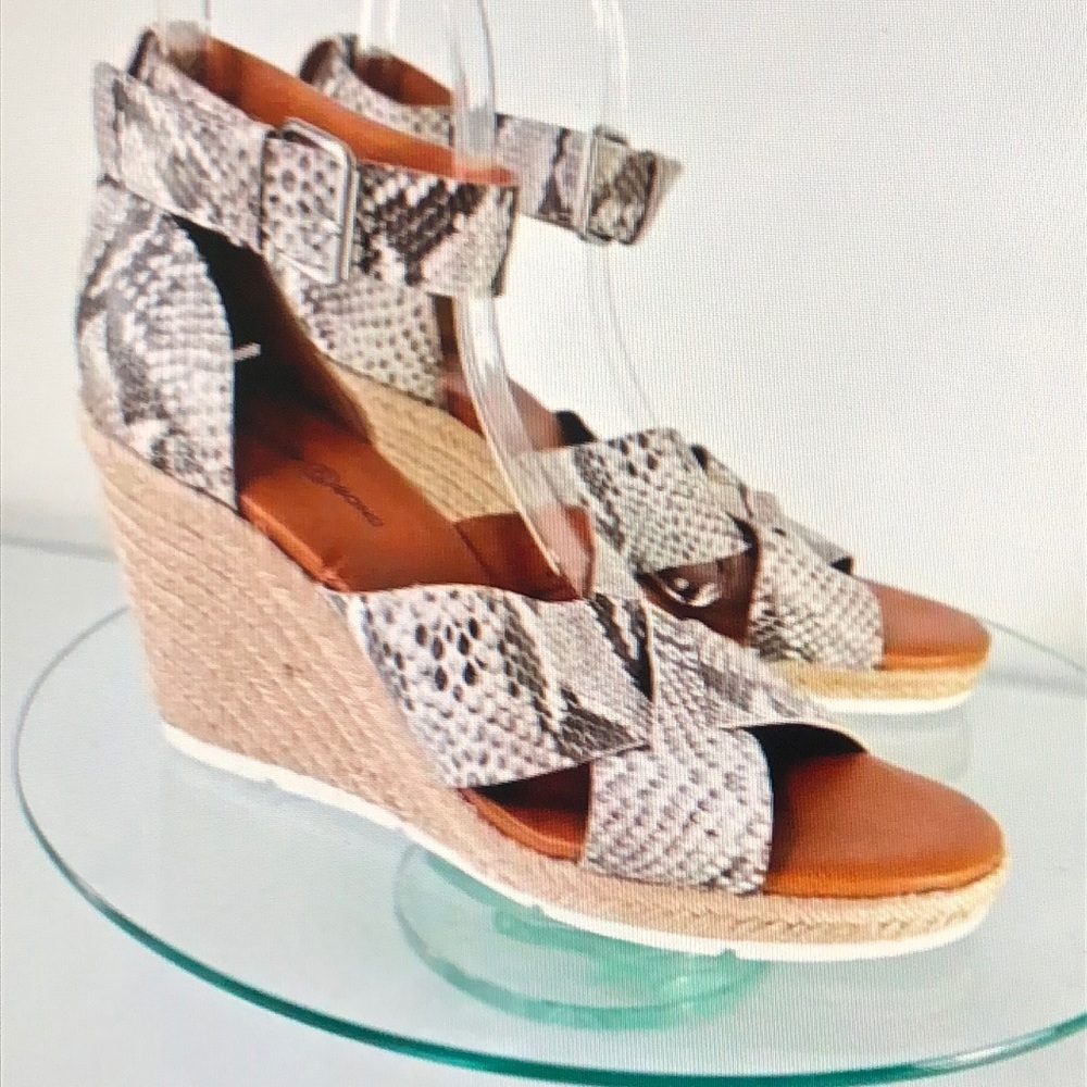 Treasure & Bond Wedge Sandals Snake Print Ankle Strap Criss Cross Strap